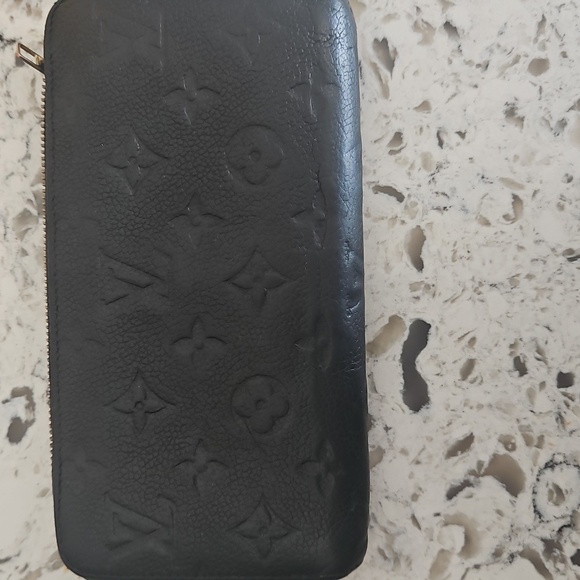Louis Vuitton Black Embossed Leather Wallet/Wristlet - Needs Rehab - Picture 2 of 15